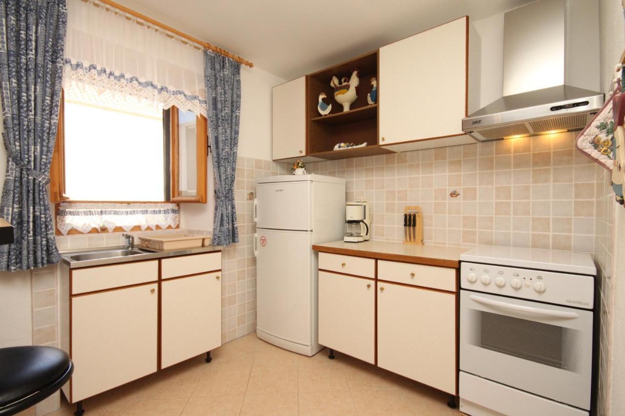 Apartments With A Parking Space Sali, Dugi Otok - 8084 Экстерьер фото