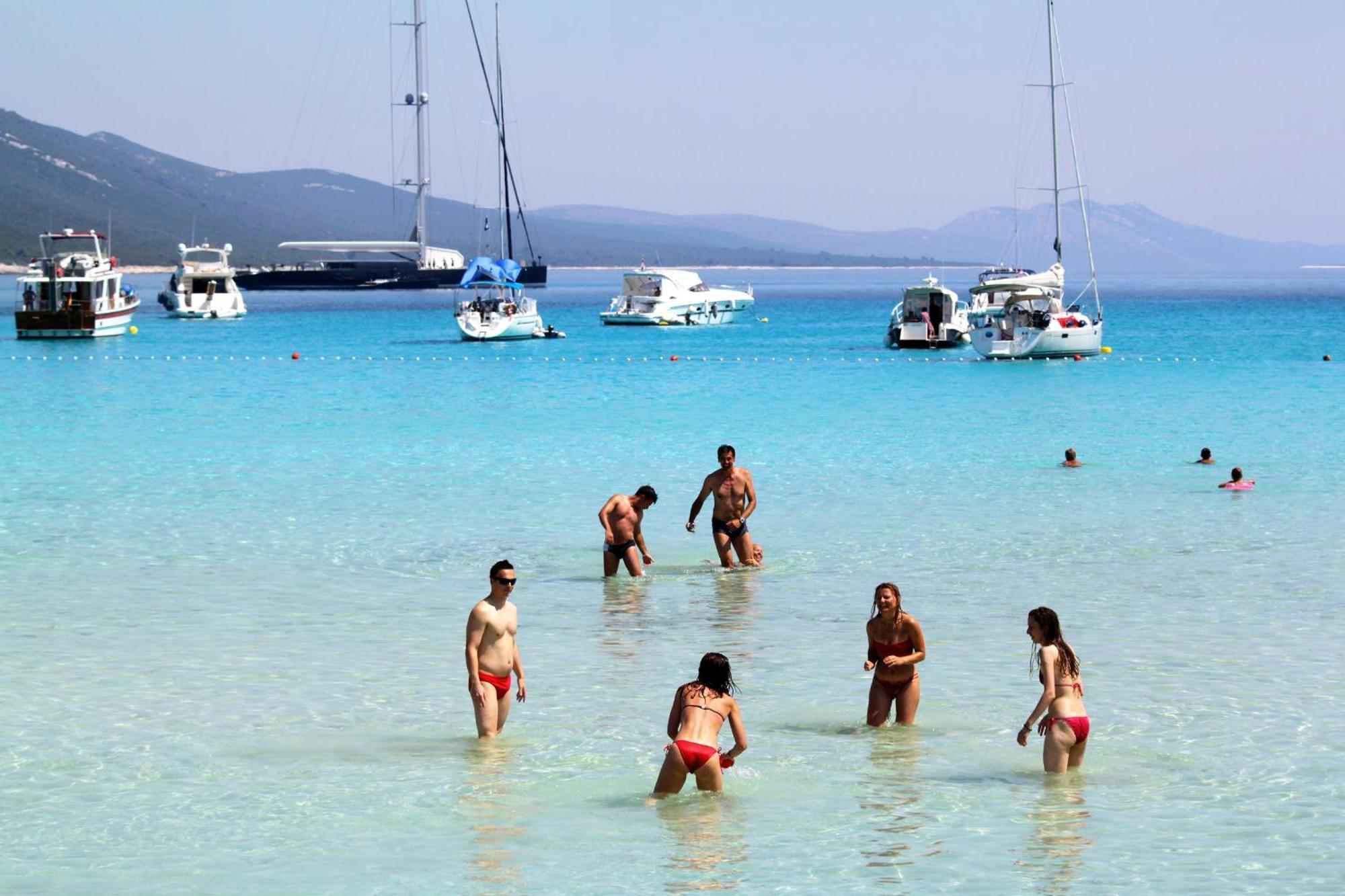 Apartments With A Parking Space Sali, Dugi Otok - 8084 Экстерьер фото